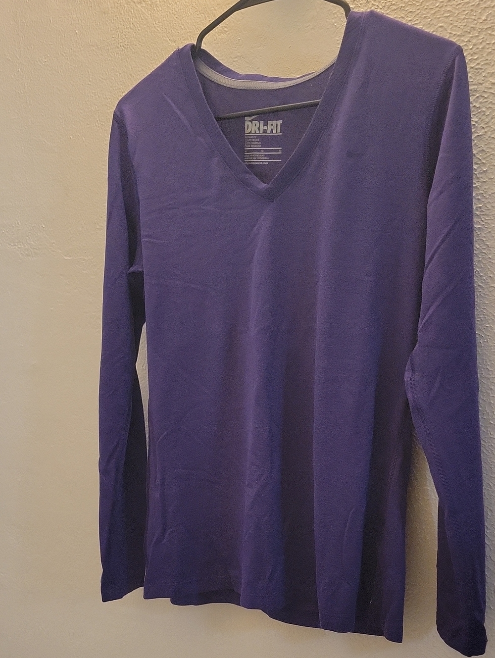 Nike Dri-FIT Women's V-Neck Long Sleeve Shirt - Purple